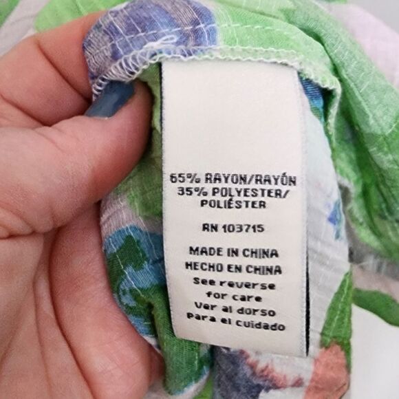 Zac & Rachel Womens Top 2X Floral Watercolor Lightweight Roll Tab Sleeves - Picture 4 of 5